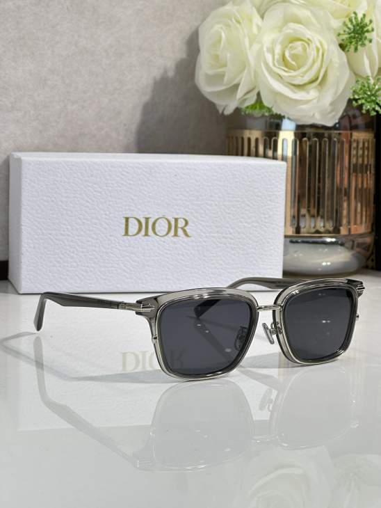 Picture of Dior Sunglasses _SKUfw77817051fw